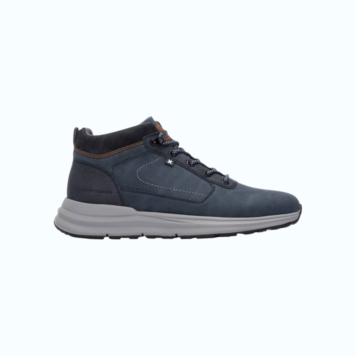 So and Ro - shoes and more - XTI Joris hoge sneakers in navy met grijze zool en vetersluiting voor heren