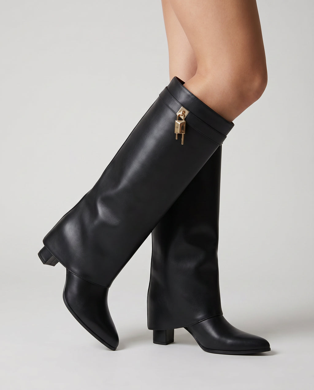 Tall Knee High Boots met Gesp – Zwart Leder Look | – model studio