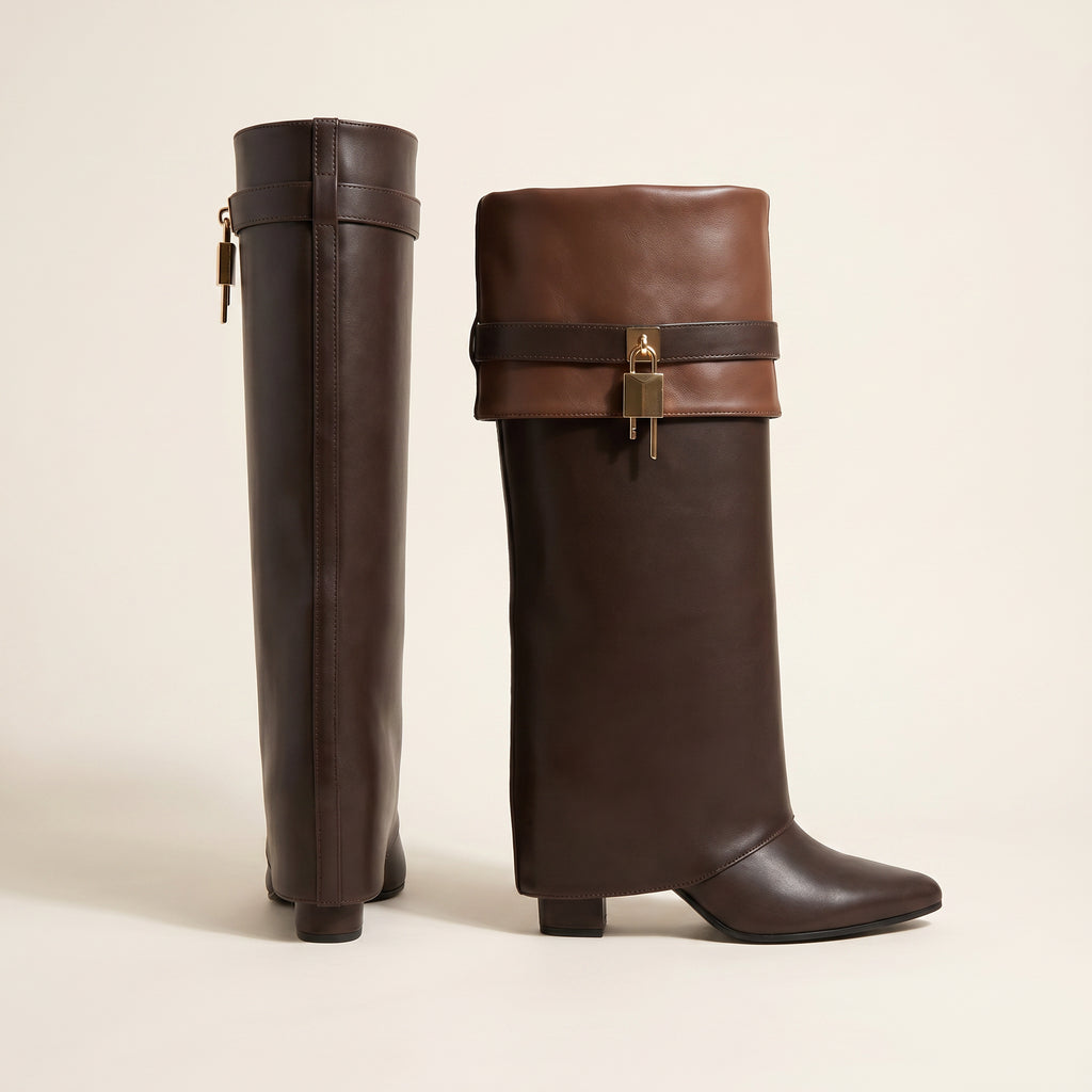 Fold Over Knee High Boot – Donkerbruin met Gouden  – achterkant