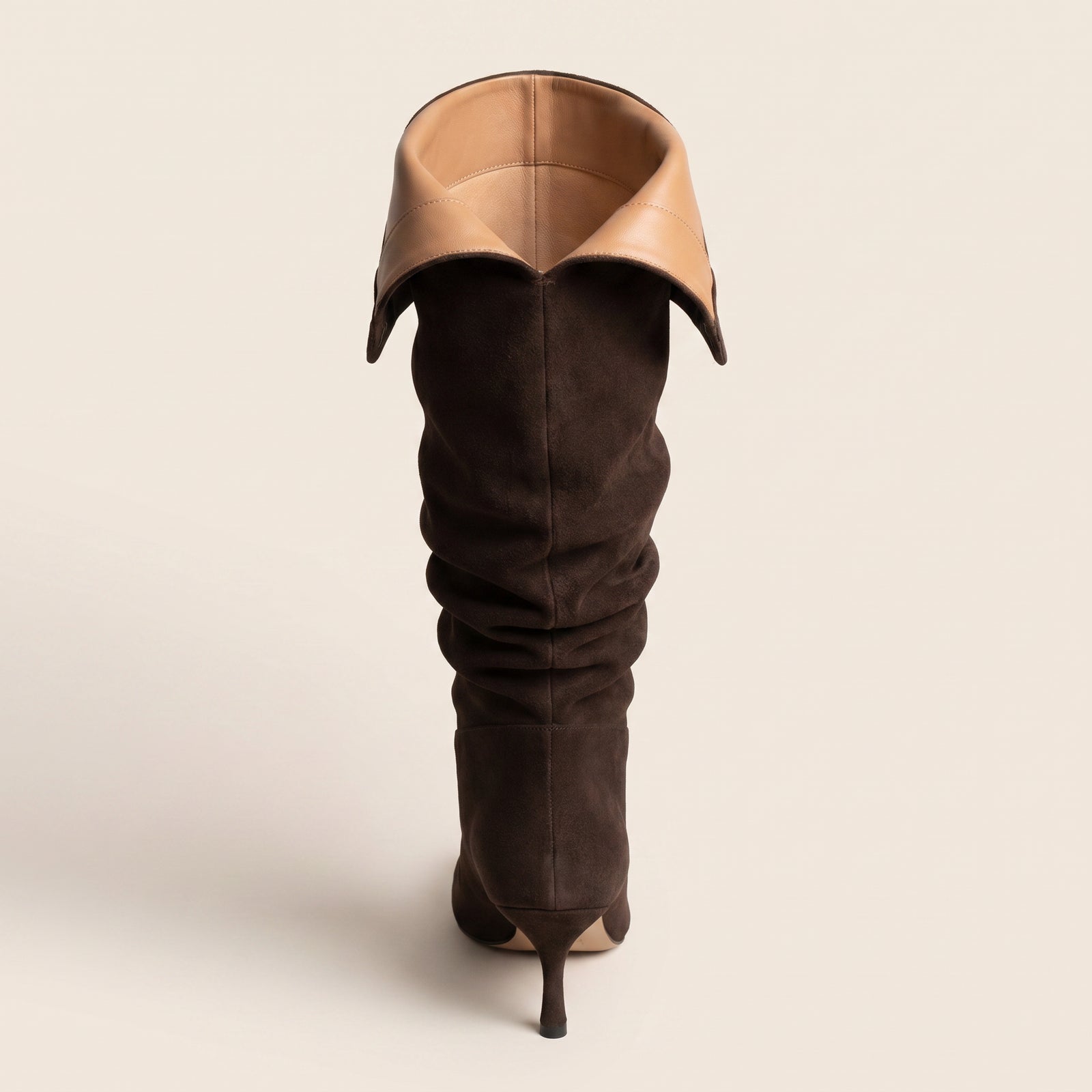 Slouchy Knee High Boots – Bruin Suède Look | Hoge  – achterkant