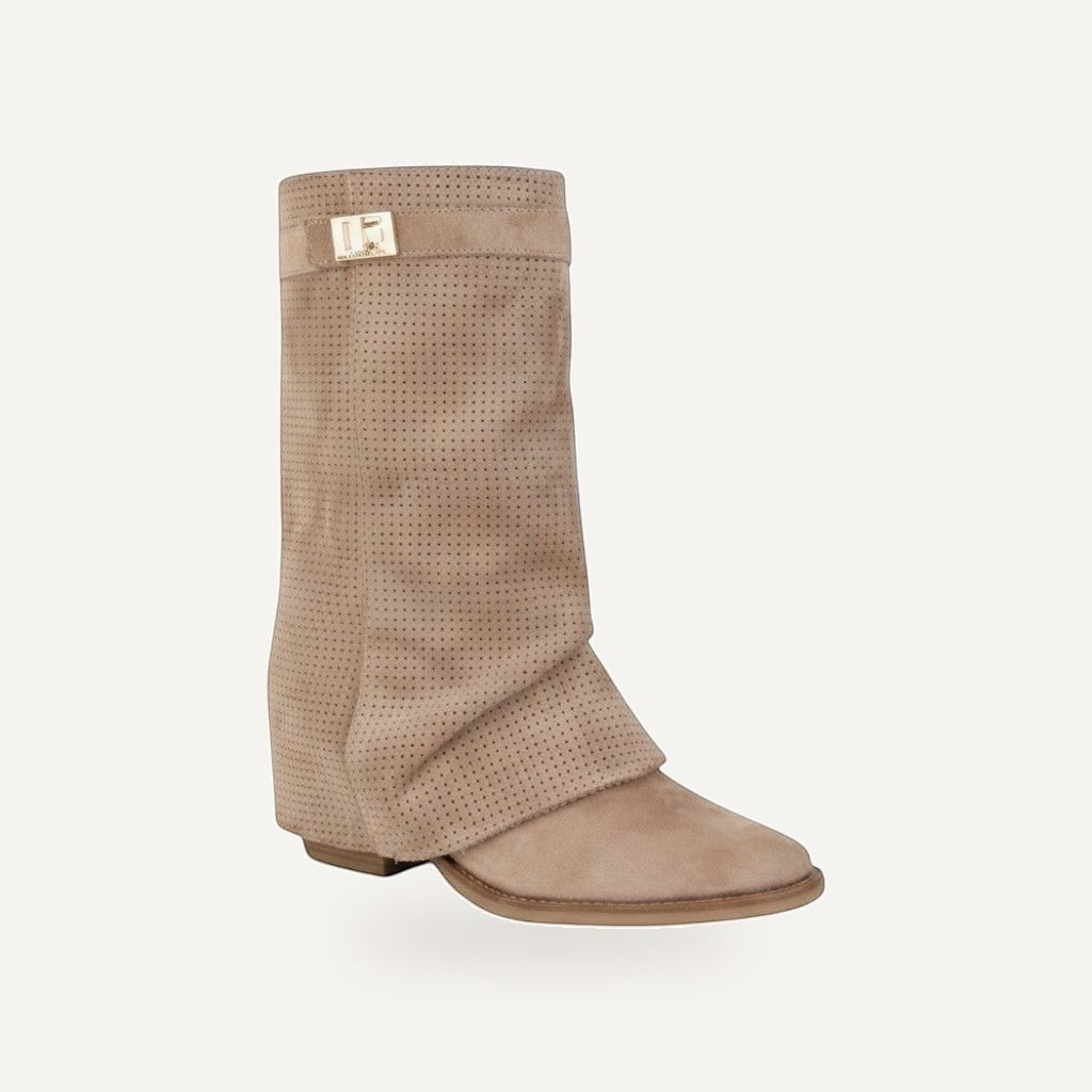 Perforated Suede Fold-Over Boot – Khaki | Festival – gespiegeld