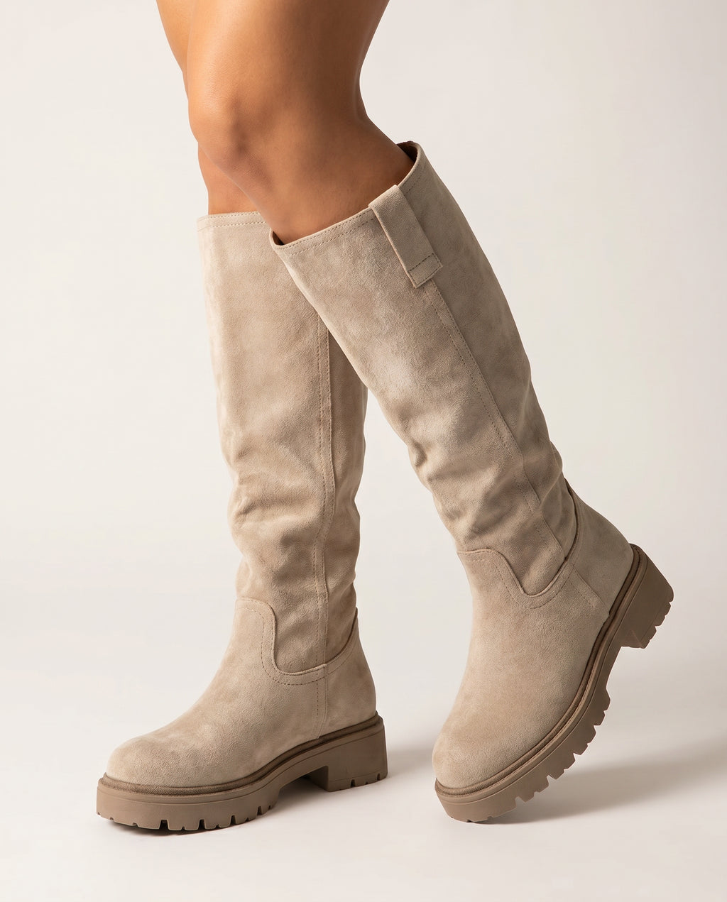 Beige Micro Suède Knee High Boots met Profielzool | Hoge Laarzen Dames – model studio