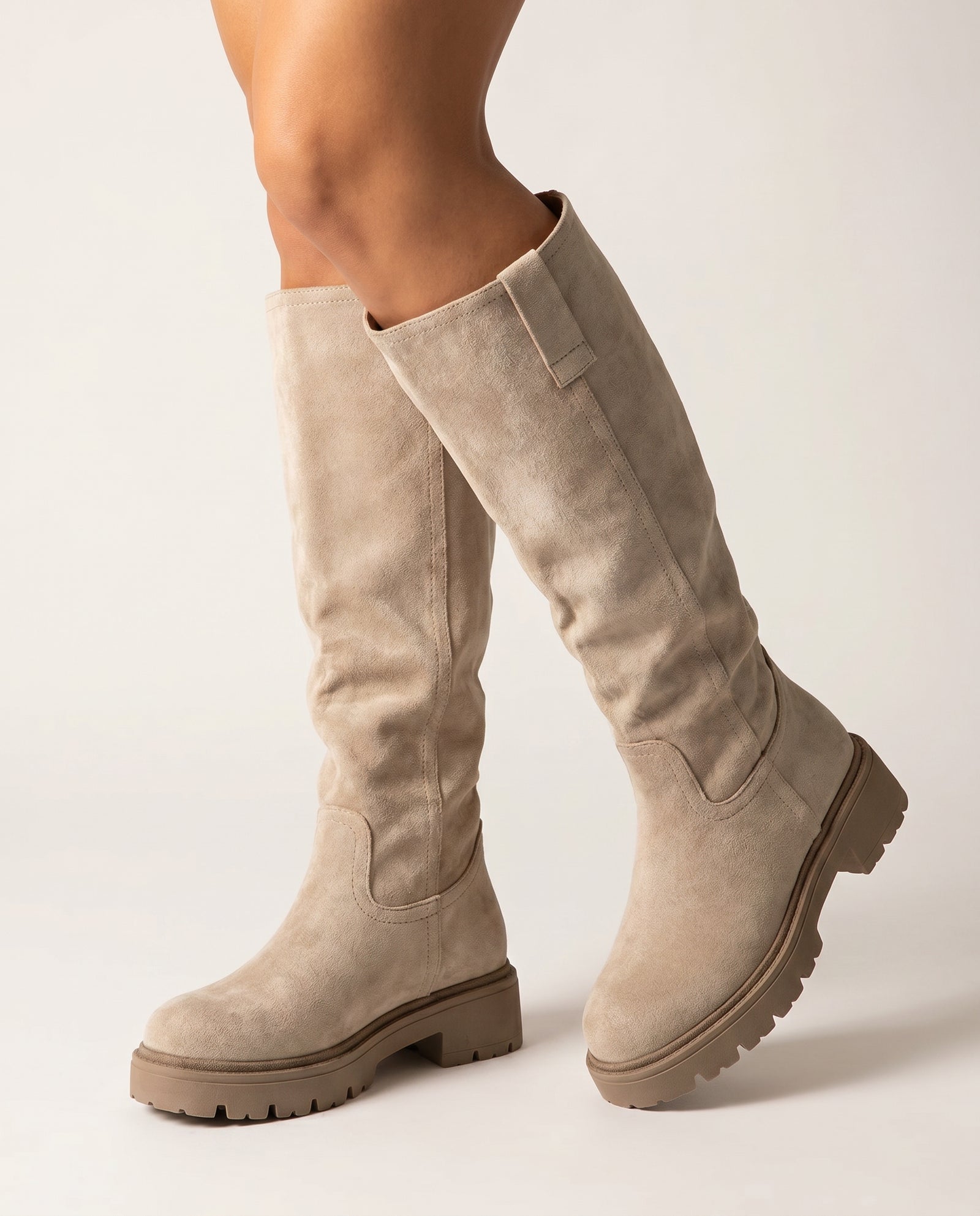 Beige Micro Suède Knee High Boots met Profielzool | Hoge Laarzen Dames – model studio