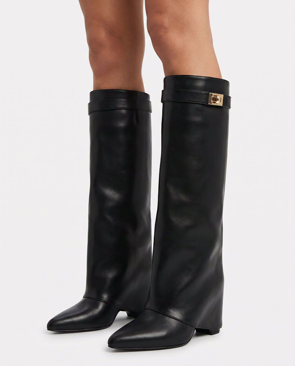 Zwarte leder look laars met omslag en gouden detai – model studio