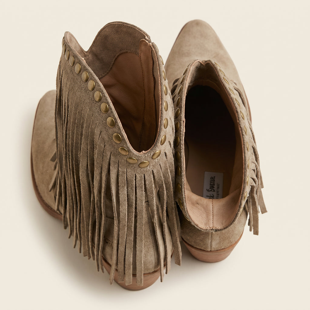 Khaki Suede Fringe Western Boot | Boho Festival La – achterkant