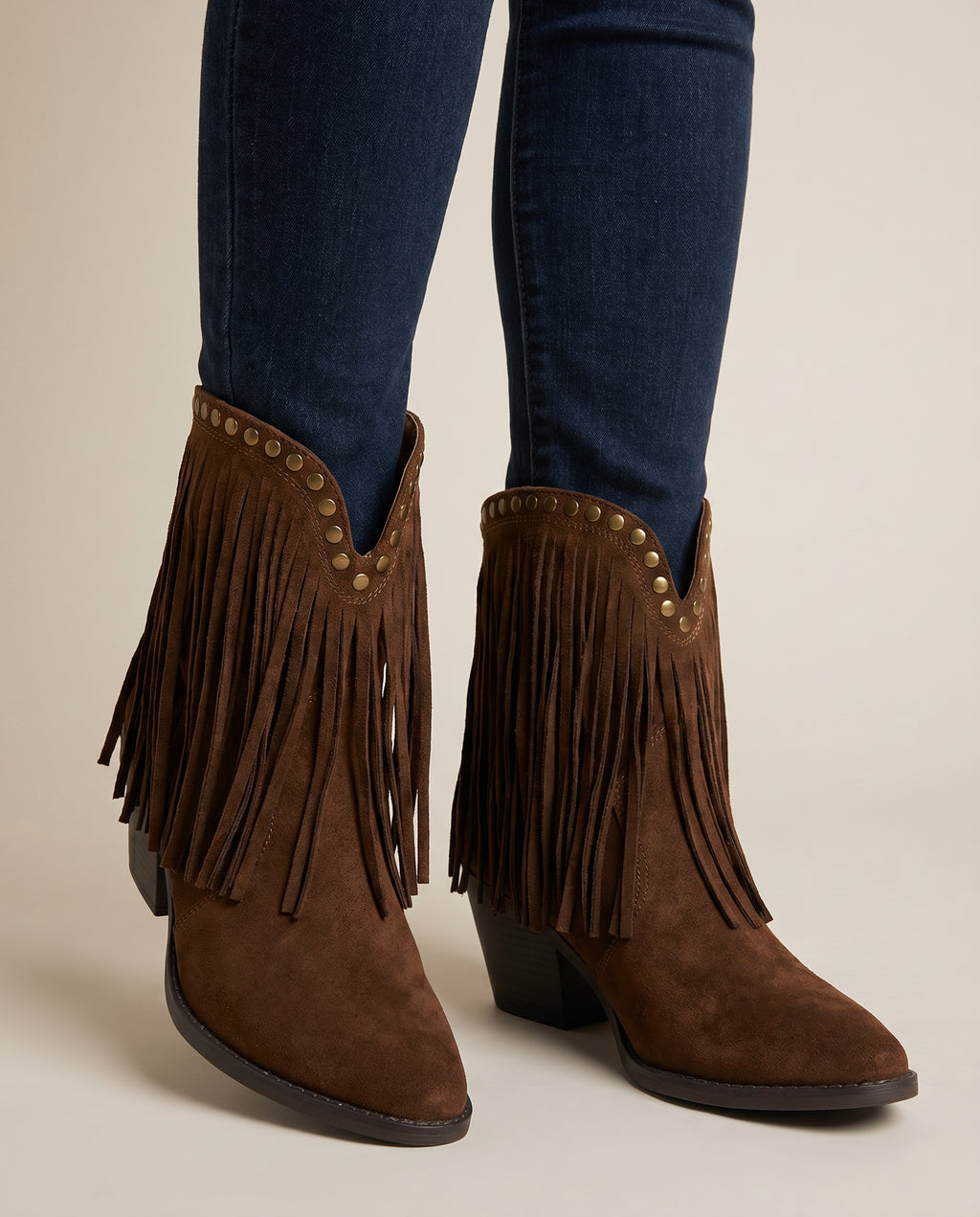 Bruine Boho Enkellaarsjes met Franjes – Suède Look – model studio