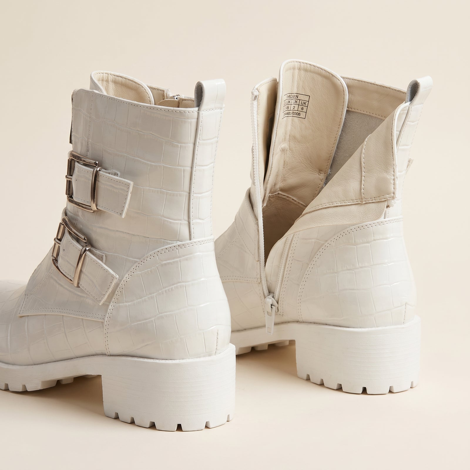 Witte Combat Boots Dames – Croco Effect met Gesp | – achterkant