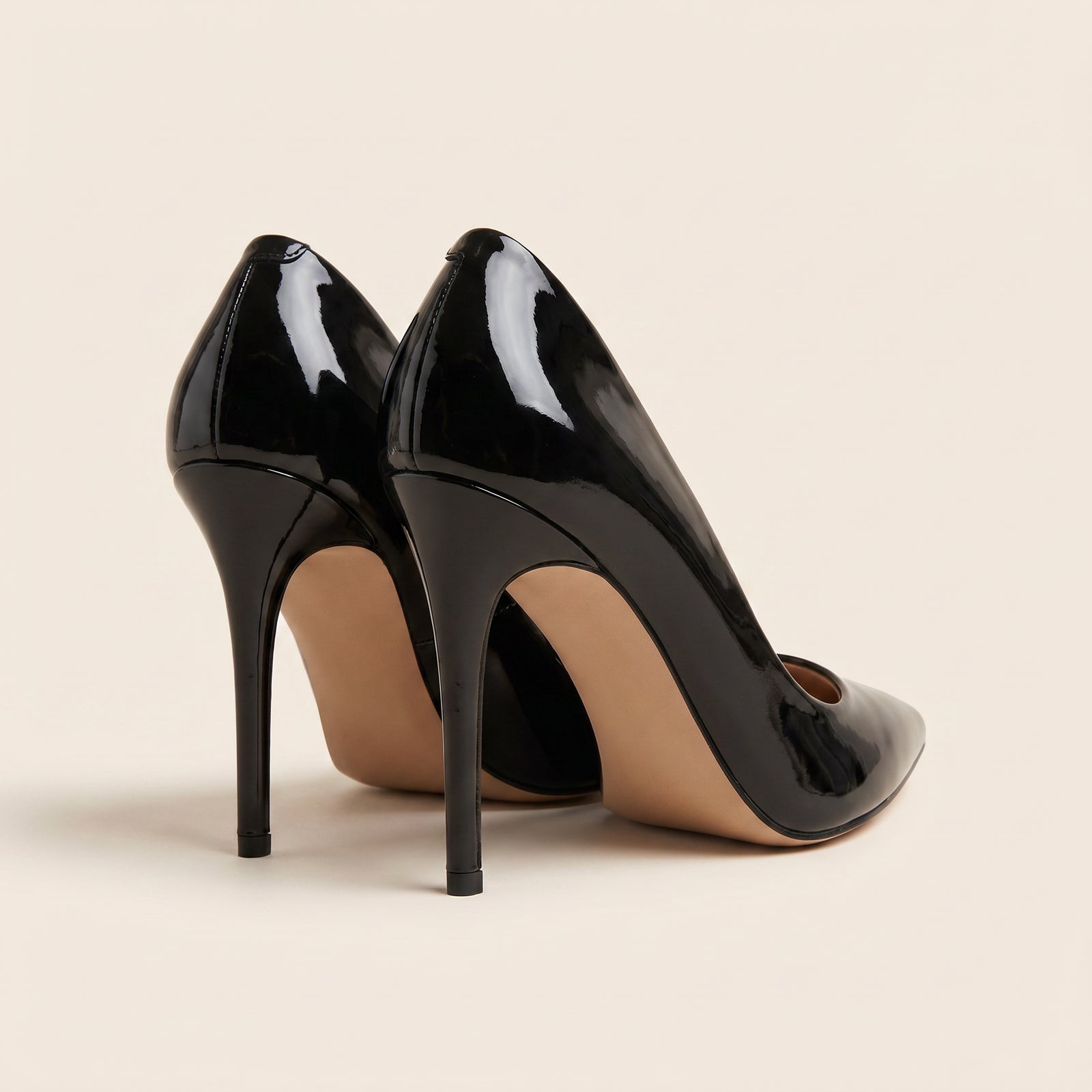Zwarte Lak stiletto – achterkant