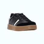 So and Ro - shoes and more - REFRESH Olivier zwarte herensneakers met bruine zool en witte streep detail