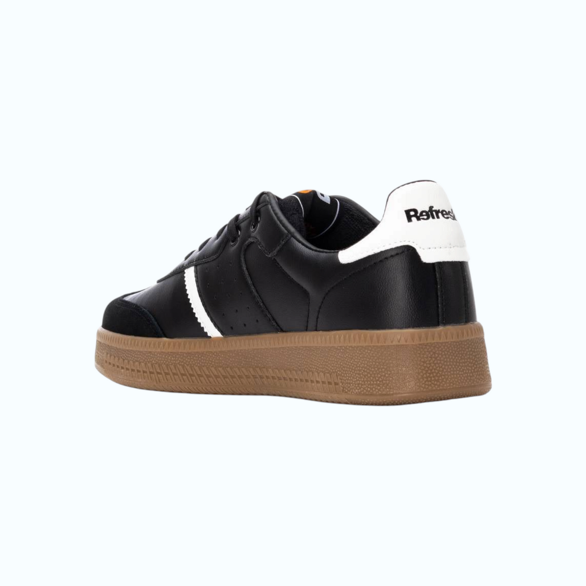 So and Ro - shoes and more - REFRESH Olivier zwarte herensneakers met bruine zool en wit detail op de hiel
