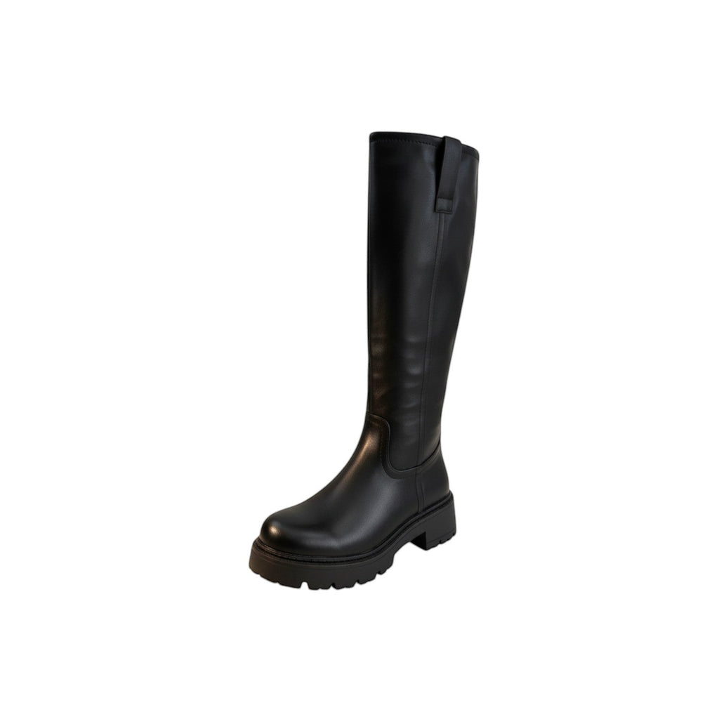 So and Ro black leather knee-high boots with a chunky lug sole and refined fit, perfect for festivals.
