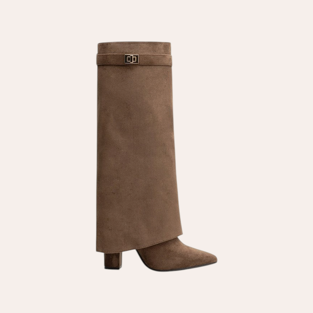 So and Ro - shoes and more - Aya bruine suède omslaglaars met spitse neus, blokhak en decoratieve gesp.