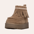 So and Ro - shoes and more - beige Refresh enkellaarsjes met franjes, pluizige voering en dikke profielzool.