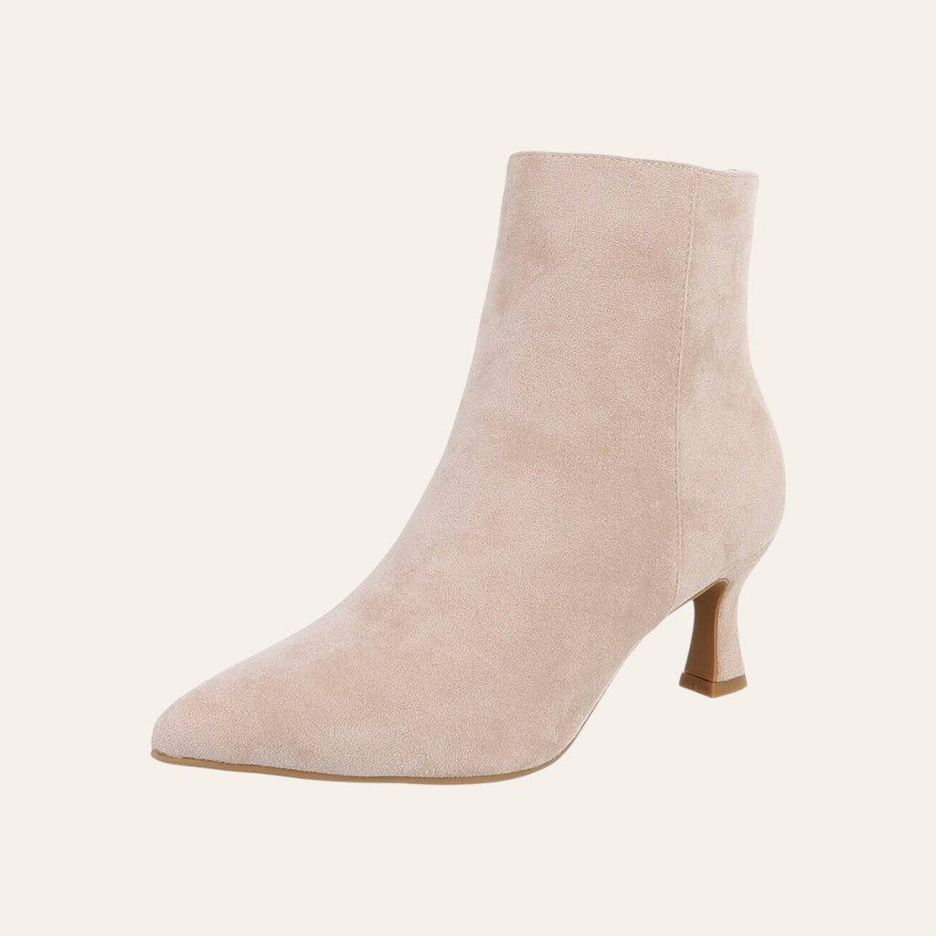 So and Ro - shoes and more - Caroline beige enkellaarsje van microsuède met spitse neus en elegante kitten heel