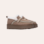 So and Ro - shoes and more - beige Refresh instapschoenen met witte pluizige voering, borduurwerk en dikke profielzool
