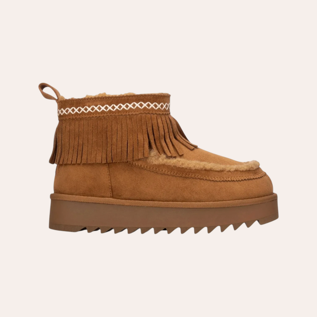 So and Ro - shoes and more - bruine Refresh enkellaarsjes met franjes, pluizige voering en dikke profielzool.