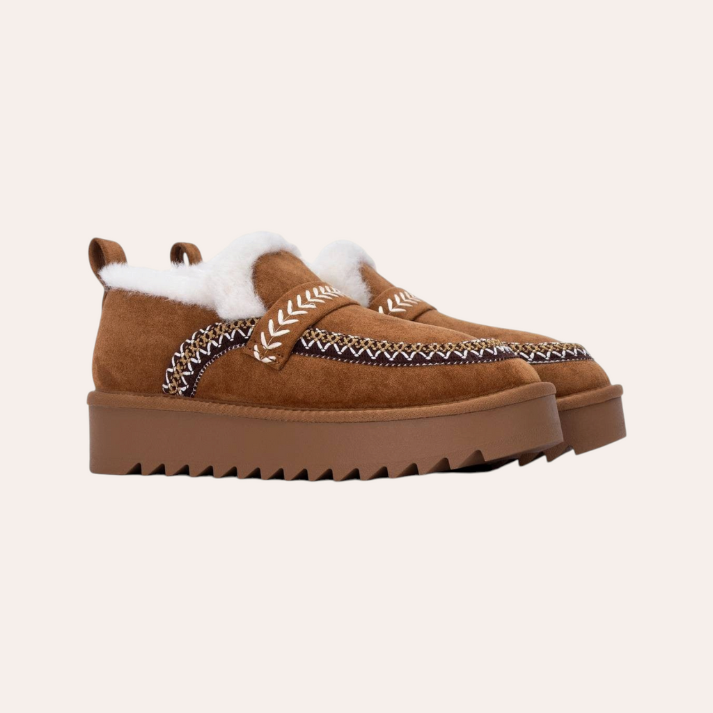 So and Ro - shoes and more - bruine Refresh instapschoenen met borduurwerk, witte voering en dikke profielzool