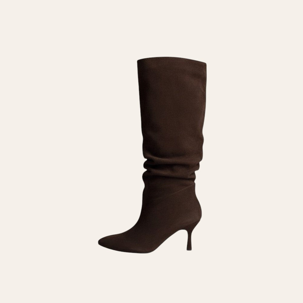 So and Ro - shoes and more - Emma bruine kniehoge laarzen met slouchy design en kitten heel in suède look