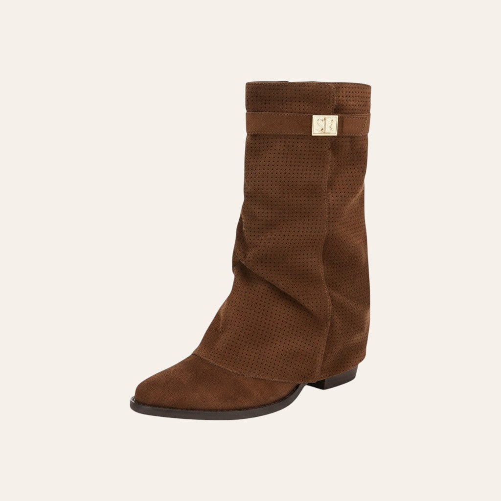 So and Ro - shoes and more - Lolita camelkleurige laars van micro suède met omslag en goudkleurige gesp.