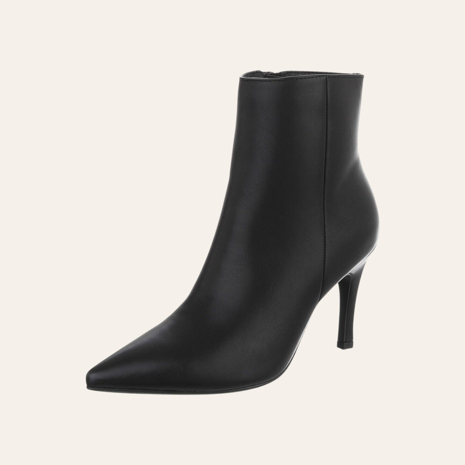 So and Ro - shoes and more - Casandra zwarte enkellaars met stilettohak en spitse neus in lederlook