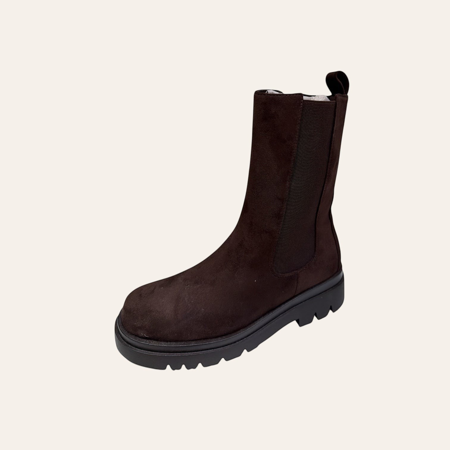 So and Ro - shoes and more - Charlie enkellaars in donkerbruin microsuède met chunky profielzool en elastische inzet.