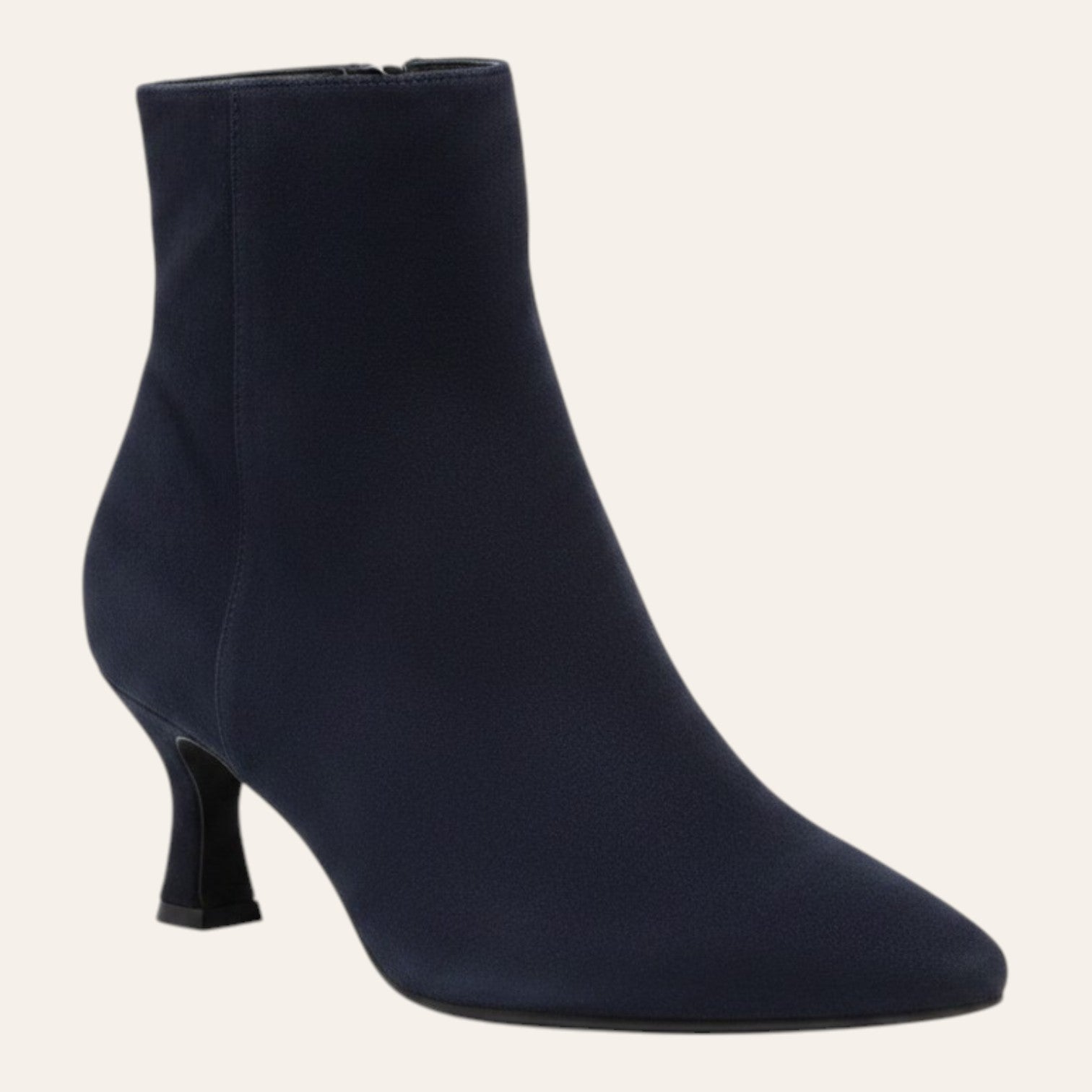 So and Ro - shoes and more - Caroline donkerblauwe enkellaarsjes van microsuède met spitse neus en slanke kitten heel