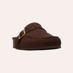 So and Ro - shoes and more - XTI Saria donkerbruine instapsloffen met pluizige voering en goudkleurige gesp