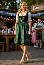 So and Ro - shoes and more - Mia gouden plateaupumps met blokhak en enkelbandje onder een traditionele dirndl jurk
