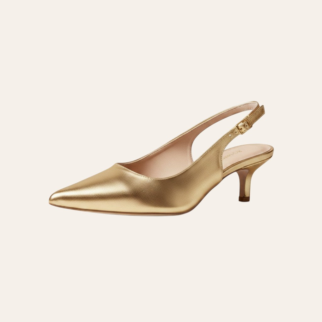 So and Ro - shoes and more - Loet Heel in goudkleurige slingback stijl met een elegante kitten heel hak.