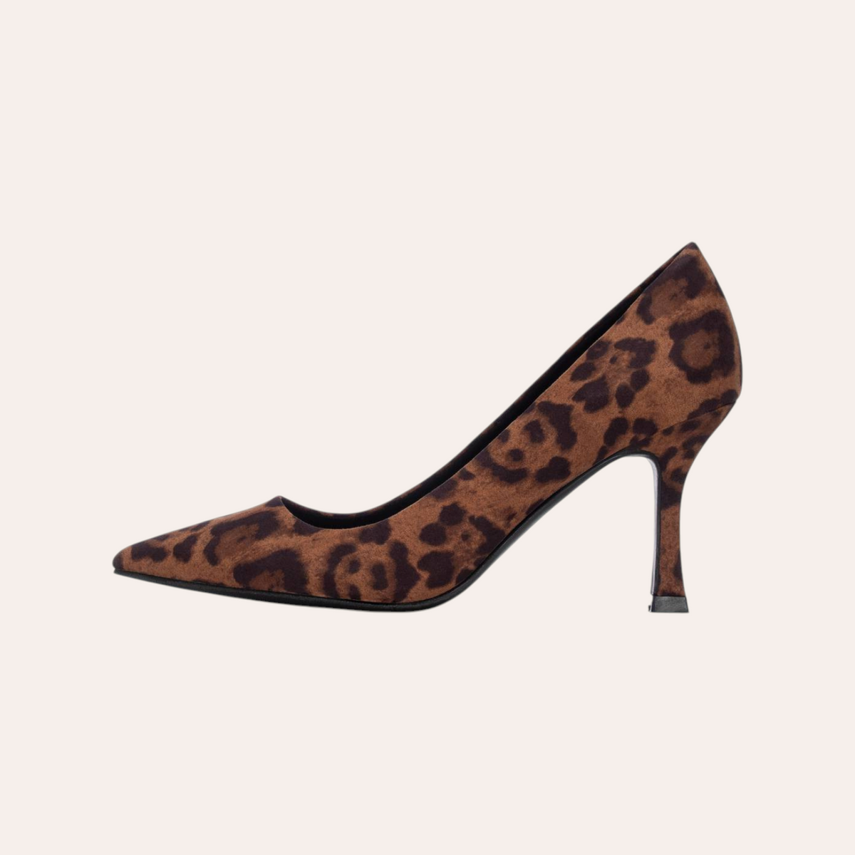 So and Ro - shoes and more - Stephanie stiletto pump in bruine microsuède met opvallende leopardprint en spitse neus