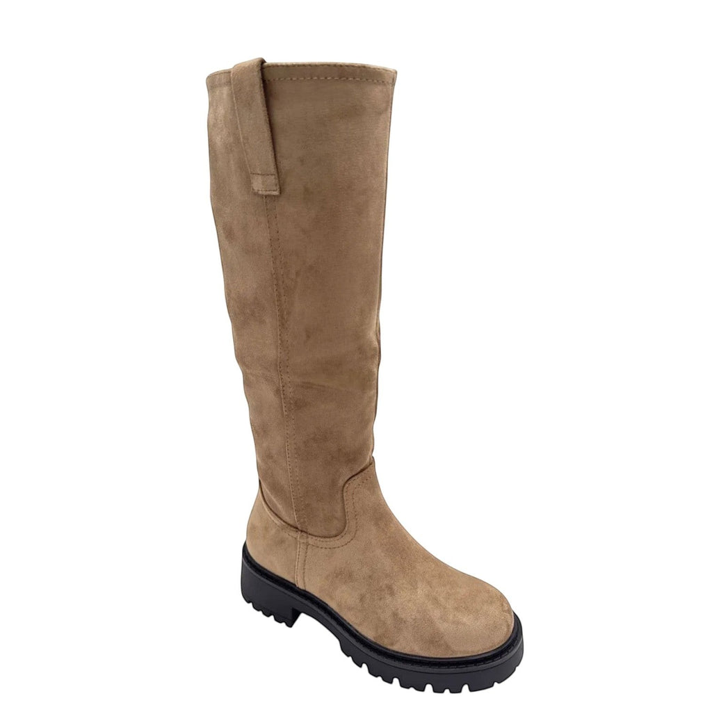 So and Ro - shoes and more - Lina kniehoge laars in taupe microsuède met een robuuste zwarte profielzool.