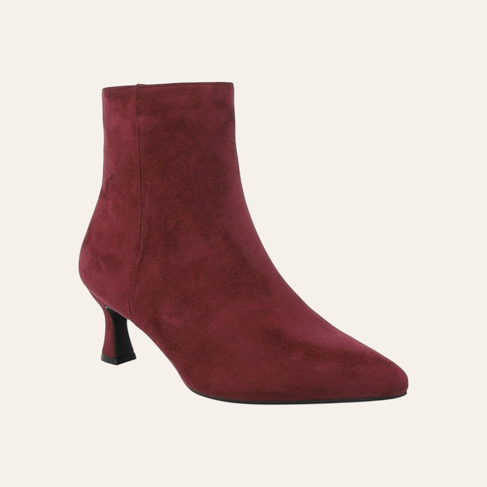 So and Ro - shoes and more - Caroline rode enkellaarsjes van microsuède met spitse neus en elegante kitten heel
