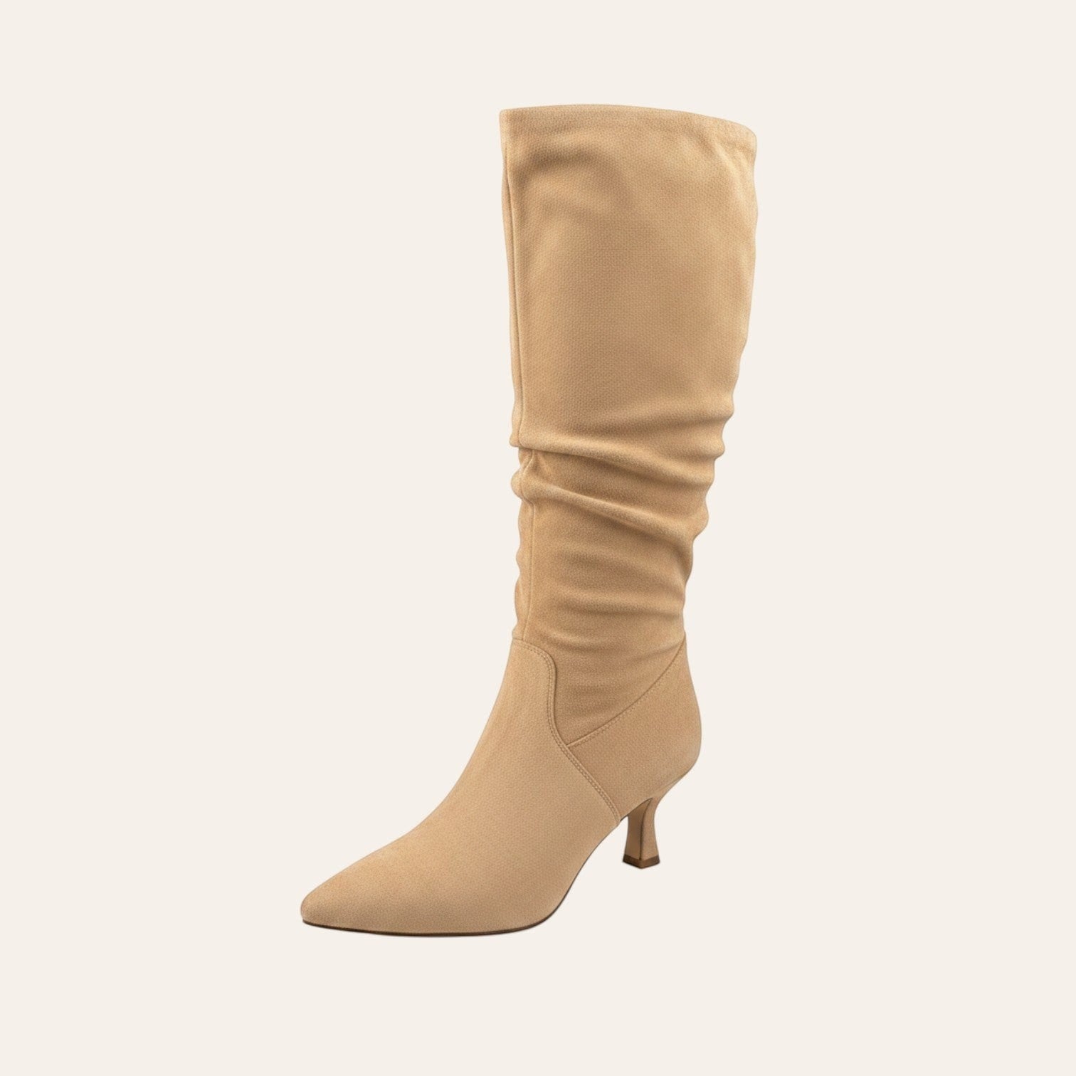 So and Ro - shoes and more - Tessa laars in khaki lederlook met geplooide schacht, spitse neus en elegante kitten heel.