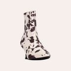 So and Ro - shoes and more - XTI Selinas enkellaarsjes met hak in een trendy zwart-witte animal print