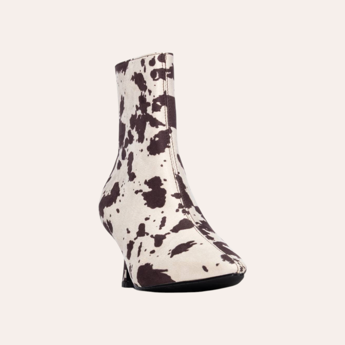 So and Ro - shoes and more - XTI Selinas enkellaarsjes met hak in een trendy zwart-witte animal print