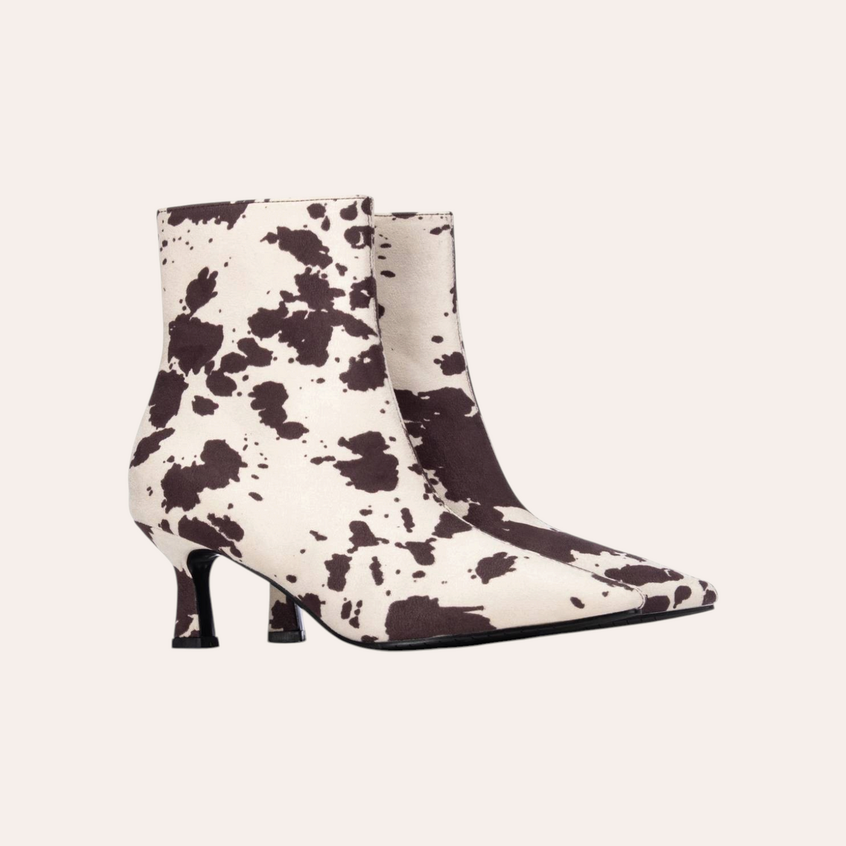 So and Ro - shoes and more - XTI Selinas enkellaarsjes met hak in een trendy wit en bruine animal print