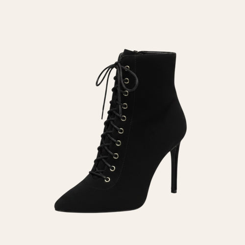So and Ro - shoes and more - Alexandra zwart veterlaarsje van microsuède met spitse neus en hoge slanke hak