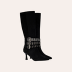So and Ro - shoes and more - zwarte XTI hoge laarzen met spitse neus, hak en drie decoratieve zilveren gespriemen