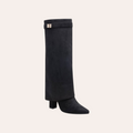So and Ro - shoes and more - zwarte Aya hoge laarzen met blokhak, spitse neus en decoratieve metalen gesp