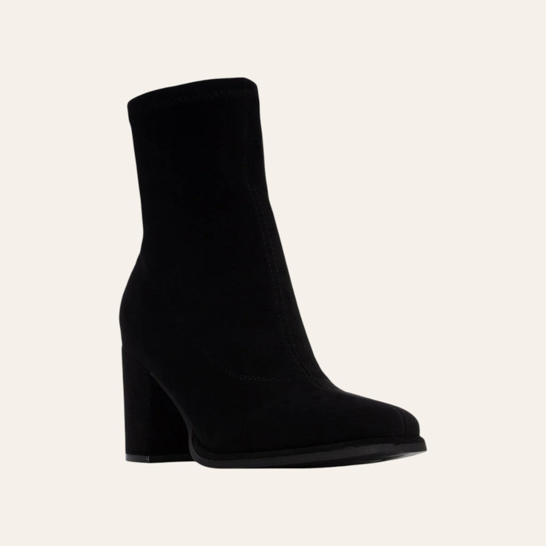 So and Ro - shoes and more - Elanor zwarte enkellaarsjes van microsuède met stretchschacht en stabiele blokhak.