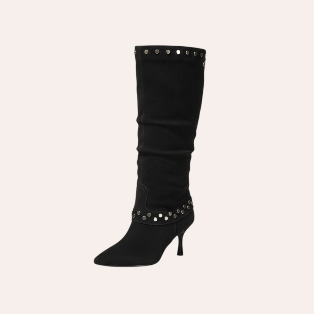 So and Ro - shoes and more - zwarte kniehoge microsuede laars met zilveren studs en elegante kitten heel