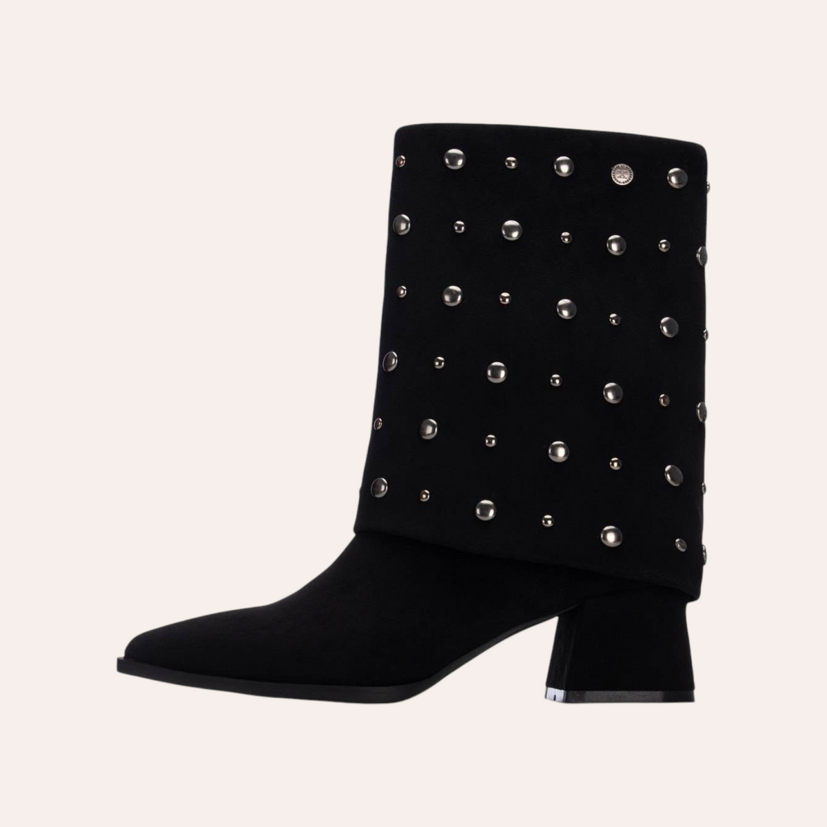 So and Ro - shoes and more - zwarte XTI omslaglaarzen met metalen studs en een stevige blokhak