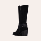 So and Ro - shoes and more - zwarte Refresh Steffi laarzen met sleehak, rits en decoratieve band met zilveren studs.