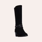 So and Ro - shoes and more - zwarte Refresh laarzen met suède look, blokhak en decoratieve band met zilveren studs
