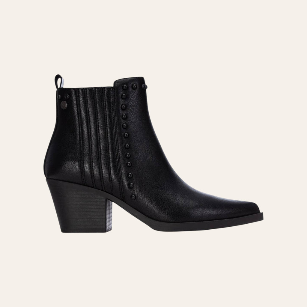 So and Ro - shoes and more - Xenia zwarte western enkellaarsjes in lederlook met blokhak en decoratieve studs