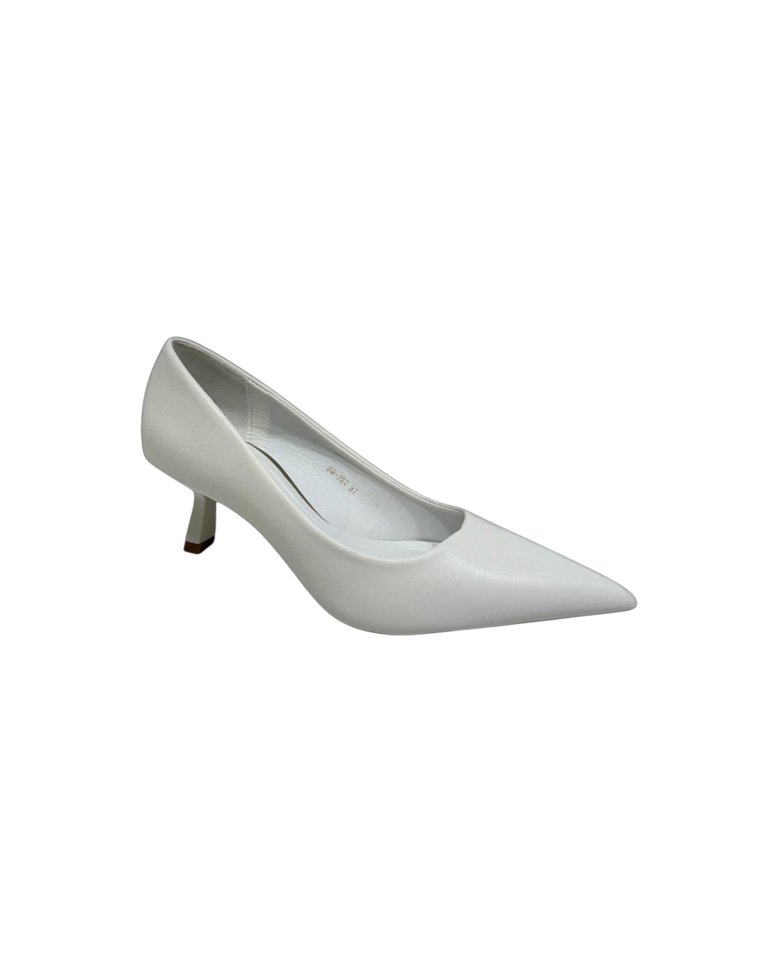 So and Ro white matte leather pointed-toe kitten heel pumps.