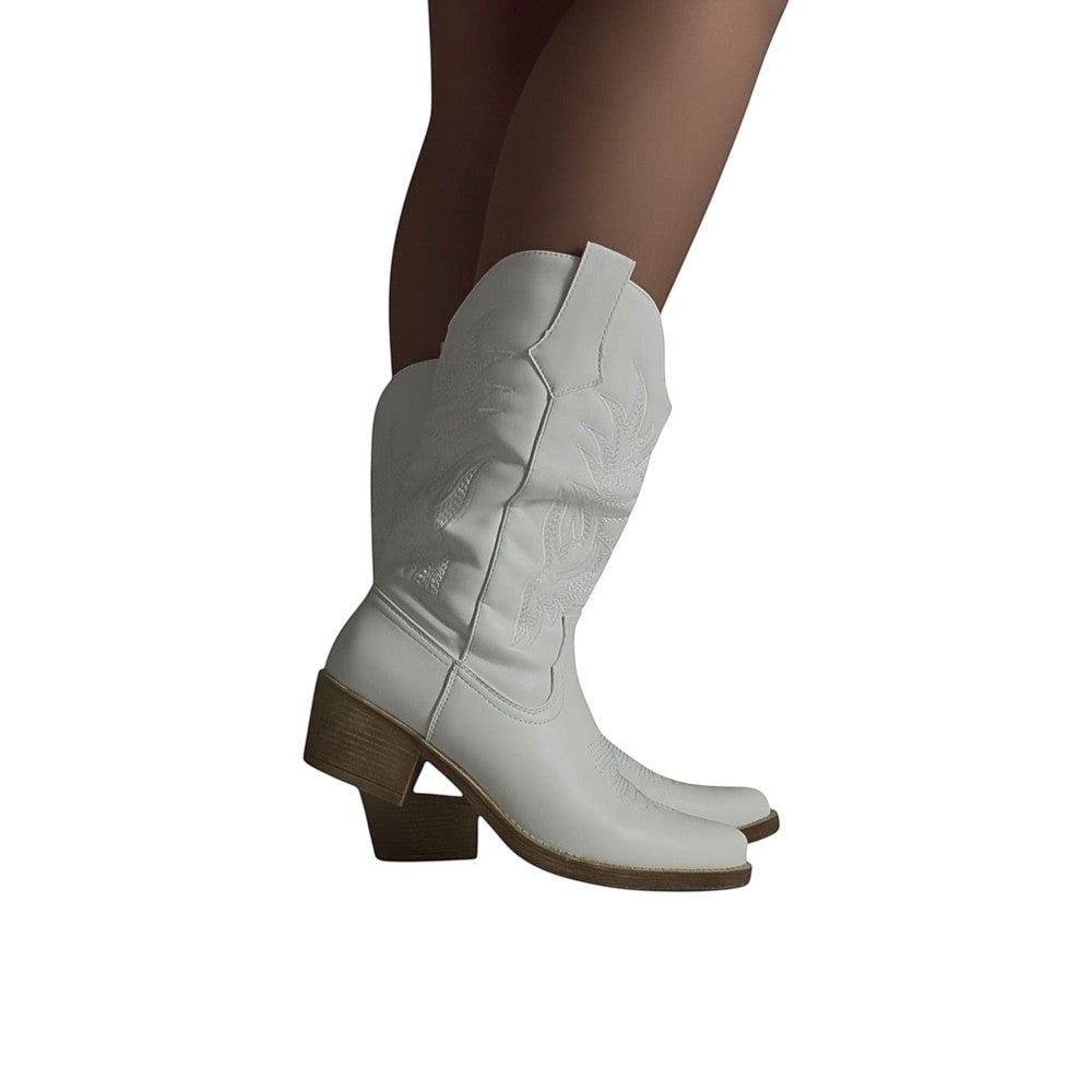 So and Ro white faux leather Western boots with tonal embroidery, pointed toe, and block heel.