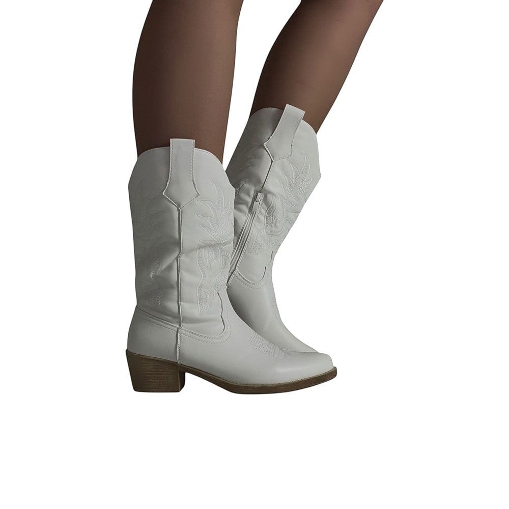 So and Ro white faux leather western boots with tonal embroidery and side zipper, block heel, pointed toe.