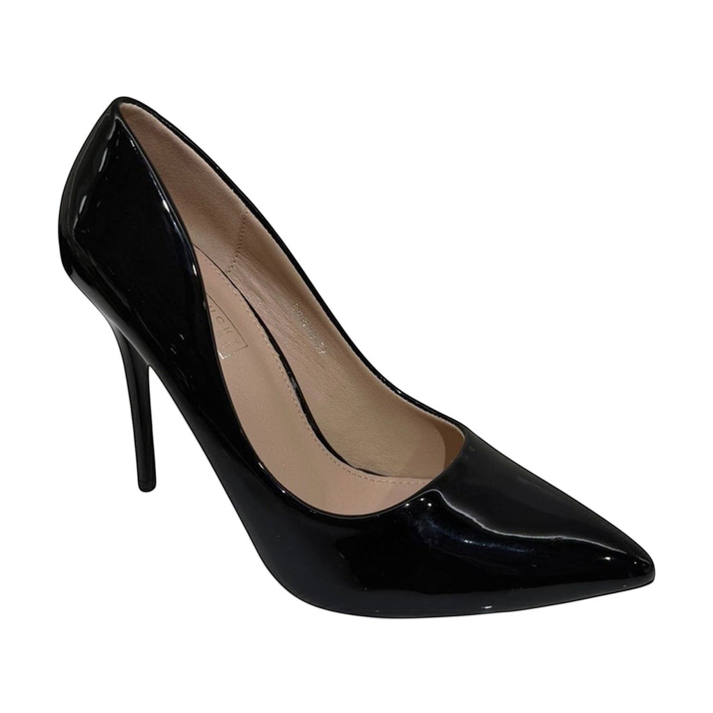 So and Ro - shoes and more - Zwarte lak stiletto met puntneus en lage kitten heel. Glanzende afwerking.