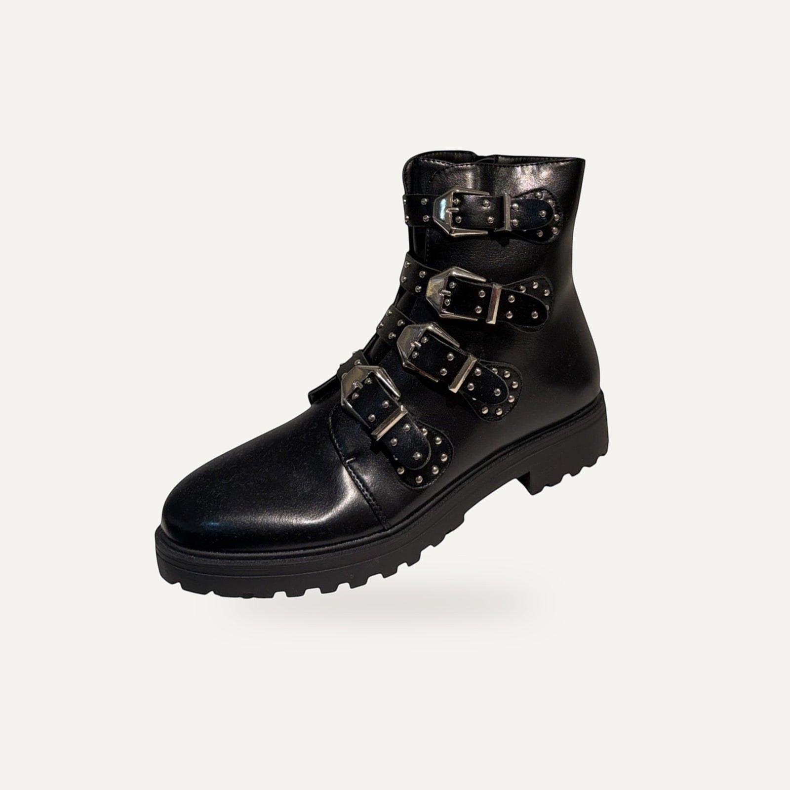 Zwarte studded biker boots dames met gesp straps - stoere chunky laarzen